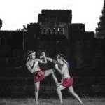 Deux boxeurs combattant avec l'art martial du Muay Thaï